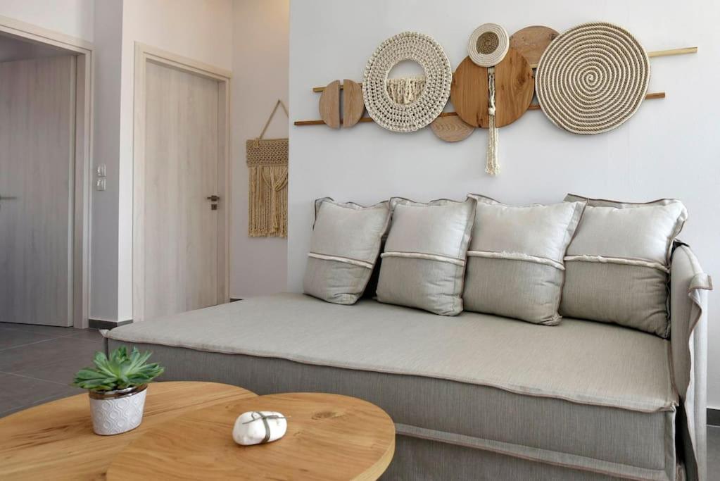 Kryni Deluxe Houses Αδάμας Εξωτερικό φωτογραφία