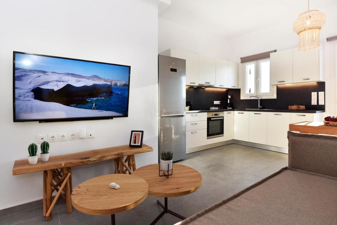 Kryni Deluxe Houses Αδάμας Εξωτερικό φωτογραφία